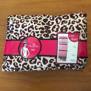 Traveling toiletries/makeup case.